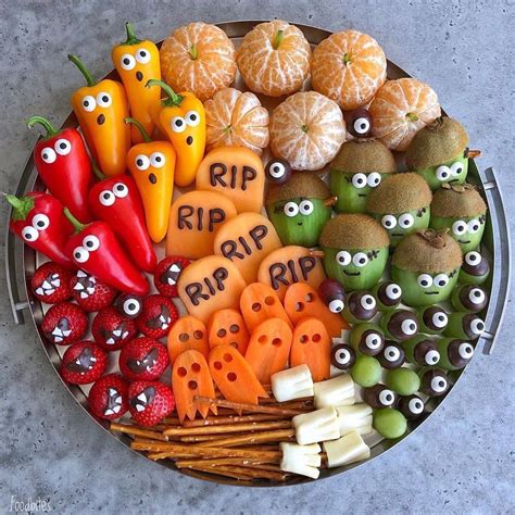 Amazing Halloween Fruit Platter 🎃 👻 By Foodbites Tag A Friend Halloween Fruit Halloween