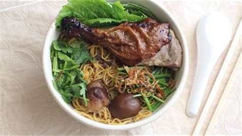 Mi Vit Tiem Vietnamese Roasted Duck Soup With Egg Noodles Youtube