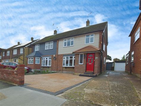 3 Bed Semi Detached House For Sale In Rodings Avenue Stanford Le Hope