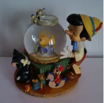 Disney - Musical Snow Globe - Pinocchio and Cleo - Other - Catawiki