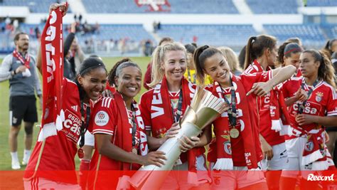 As Imagens Da Festa Do Benfica Ap S Conquista Da Ta A Da Liga Feminina