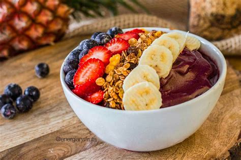 Açaí na tigela bem leve e ideal para servir após o almoço