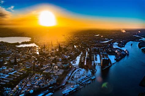 Luftbild Hamburg Sonnenaufgang Ber Dem Stadtzentrum In Der