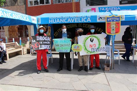 ESTUDIANTES HUANCAVELICANOS LE DICEN NO AL CONSUMO DE DROGAS