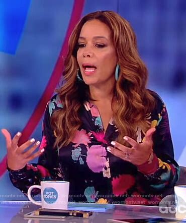 Wornontv Sunnys Black Floral Print Blouse On The View Sunny Hostin