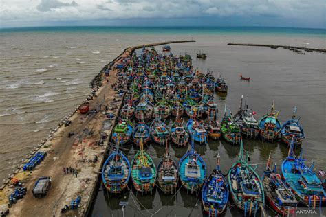 Nelayan Di Tuban Tidak Melaut Terdampak Cuaca Buruk Antara News