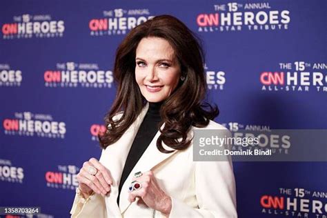 Lynda Carter Photos and Premium High Res Pictures - Getty Images