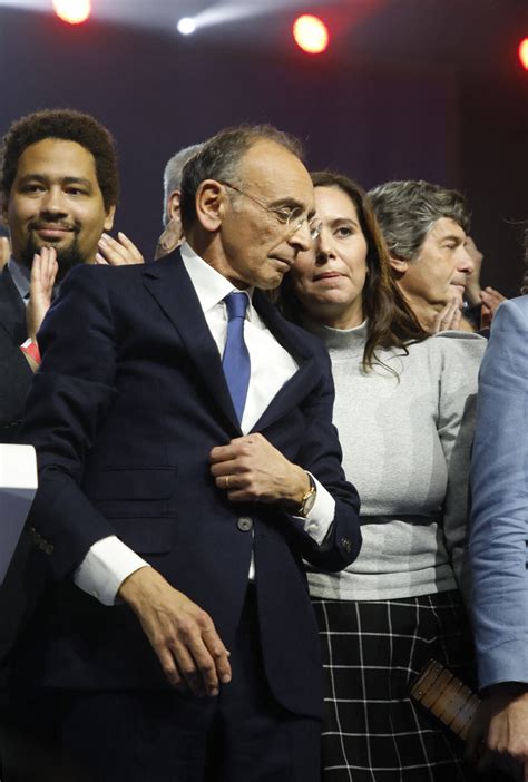 Photo Sarah Knafo conseillère de Eric Zemmour Premier meeting de