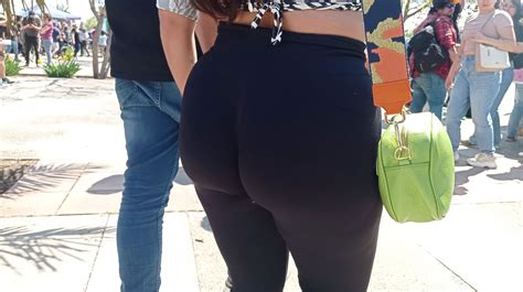 SEXY TEEN With Big Tight Ass Spandex Leggings Yoga Pants Forum