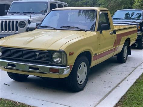 Toyota Pickup Hilux Wd Automatic Sr Classic Toyota Pickup