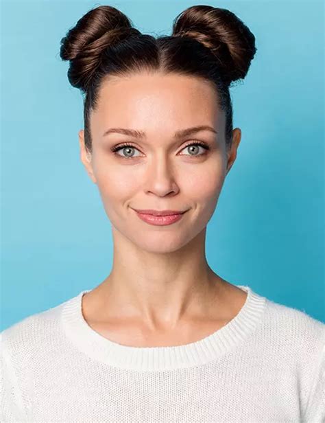 51 Cool Space Bun Hairstyles To Strike A Chic Look