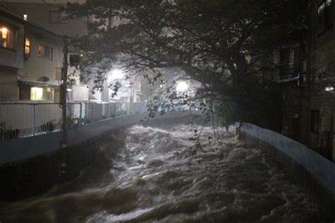 東京都品川区 ゲリラ豪雨の影響で立会川の水位が上昇 なずな速報