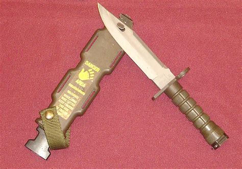 The M9 Bayonet The Militarys Do Everything Cutting Tool