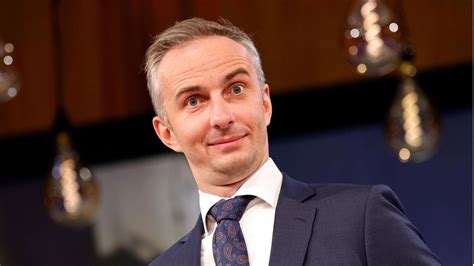 Jan Böhmermann So viel verdient der Moderator jeden Monat STERN de