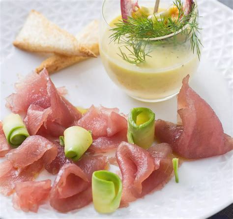 Carpaccio Di Tonno Con Salsa Al Frutto Della Passione Le Ricette