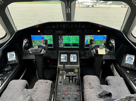 Citation Latitude Cockpit : r/airplanes