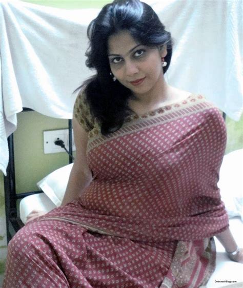 Milf In Tight Saree Scrolller