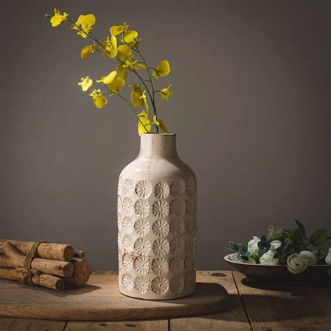 Ceramic Vases To Spice Up Any Surface