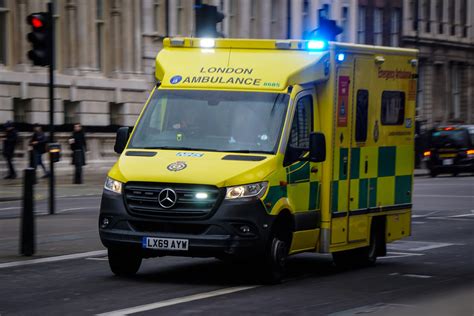 Lx Ayw London Ambulance Service Mercedes Sprinter Double Flickr