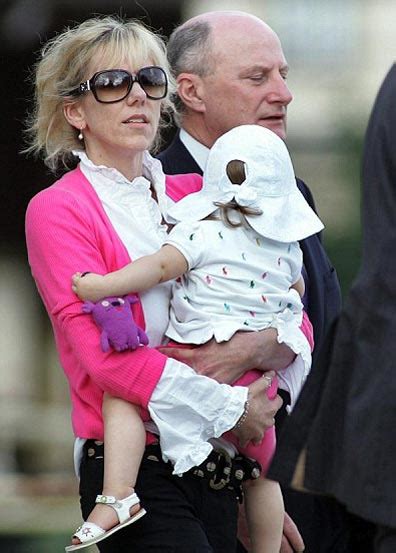 John Edwards Mistress Wins Ownership Of Their Sex Tape FacenFacts