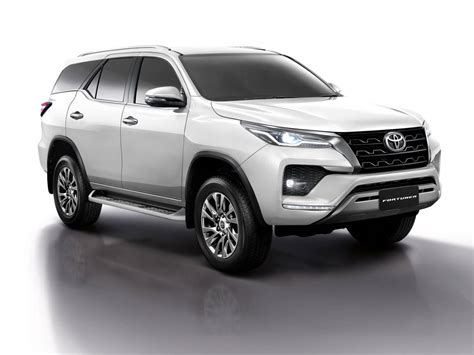 Toyota Fortuner Facelift Design Features Variants Engine