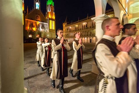 El simbolismo del Hábito de los Heraldos del Evangelio heraldos sv