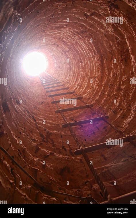 Vertical Mining Shaft In Tom S Working Opal Mine In Coober Pedy South