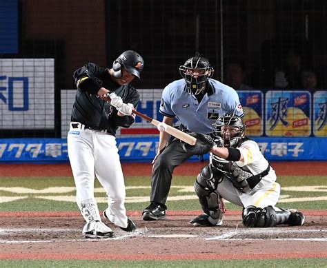 【データ】ロッテ角中勝也が初サヨナラ本塁打 最終回の2死から代打逆転サヨナラ弾は球団史上初 プロ野球写真ニュース 日刊スポーツ