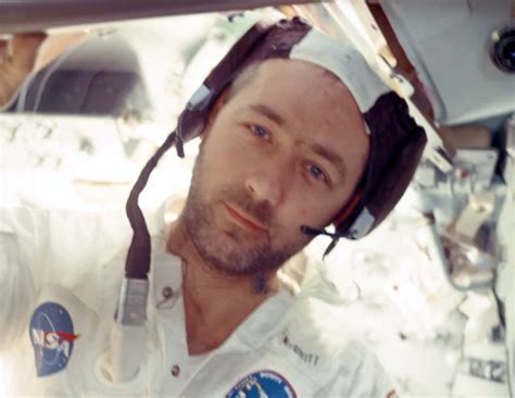 Muri El Astronauta James Mcdivitt Comandante Del Apolo Omnia