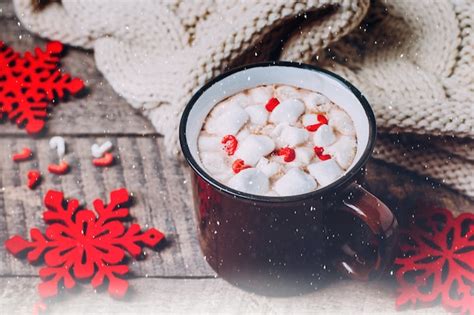 Cioccolata Calda Marshmallow E Bastoncino Di Zucchero Tradizionale