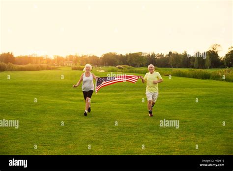 Ruhestand Unter Amerikanischer Flagge Fotos Und Bildmaterial In Hoher