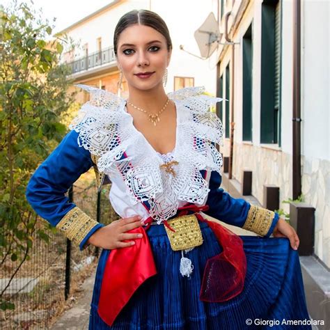 Traditional costume of the Arbëresh Traditional dresses Italy