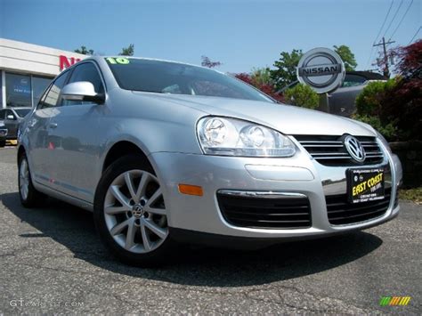 Reflex Silver Metallic Volkswagen Jetta Se Sedan Photo