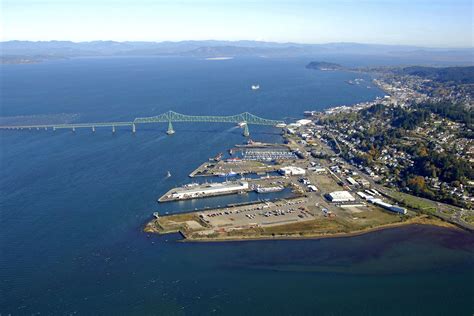 Brochures explain what astoria on 9th offers to new residents 31