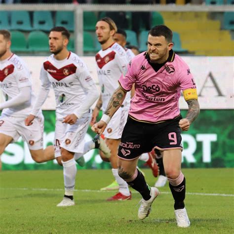 Palermo Matteo Brunori Il Primatista Di Presenze In Campo