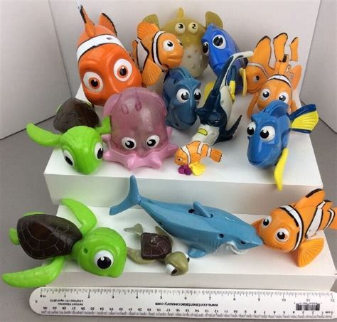 Mcdonald S Happy Meal Toys 2003 And Up Finding Nemo Plus More Hug Lot Of 16 Happy Meal Toys