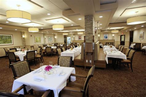 Lets Eat Seniors Dine With The Seasons At Capitol Lakes Restaurants