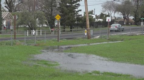 California Winter Storm Watch: Roseville flooding forces residents to ...