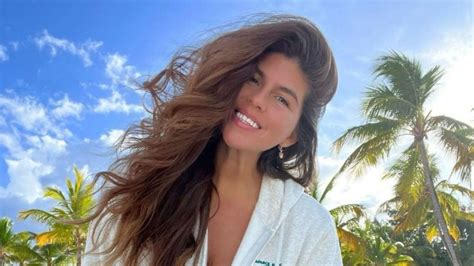 Loly Antoniale Se Muestra En Bikini Desde Miami Y Explotan Las Redes