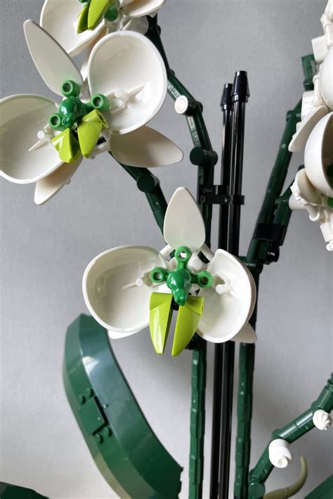 LEGO Orchid green color variation – curiofloris