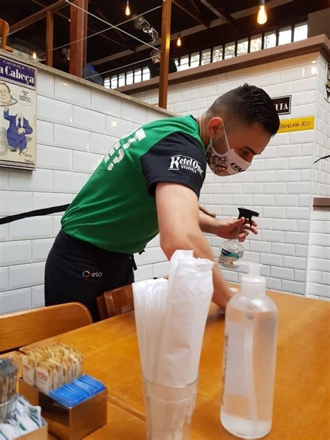 Bares Vazios Marcam Primeiro Dia De Reabertura Em Sp Uol