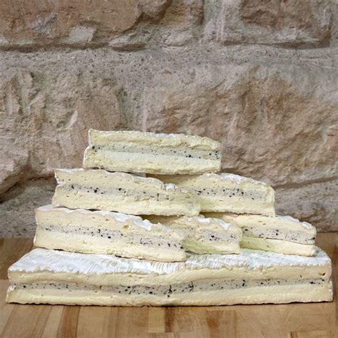 Fromage à la truffe à la fromagerie Au Lait Cru pour les fêtes