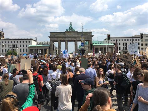 #FridaysForFuture in Berlin Right Now : r/europe