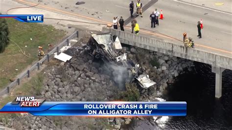 Dead After Rollover Crash Leads To Vehicle Fire On I Wsvn News