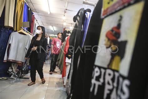 Impor Pakaian Bekas Ganggu Bisnis Tekstil Lokal Antara Foto