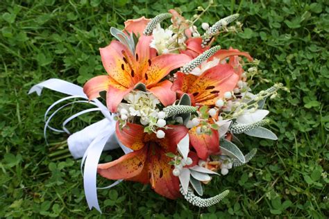 Alina's Flowers: Beautiful Orange Lily wedding bouquets and Edible Centre pieces