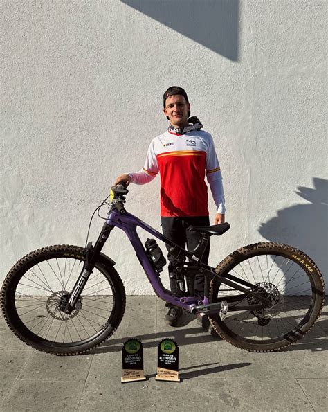 Marco Veiga Continua L Der De La Copa De Espa A De Enduro Giant