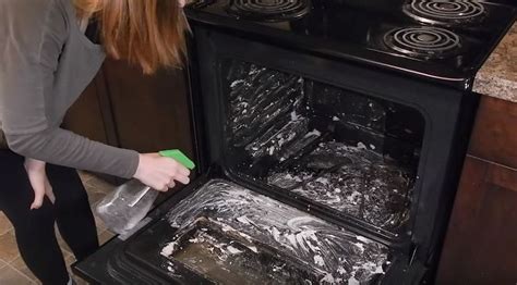 How To Clean Your Oven With Baking Soda And Vinegar Hometalk