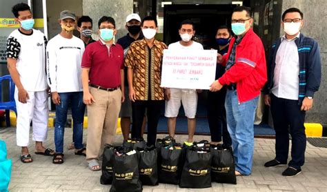 Terjun Langsung Bantu Korban Banjir Economic Zone