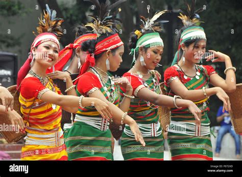 Dhaka Bangladesh 9th Aug 2015 Bangladeshi Tribal People Take Part